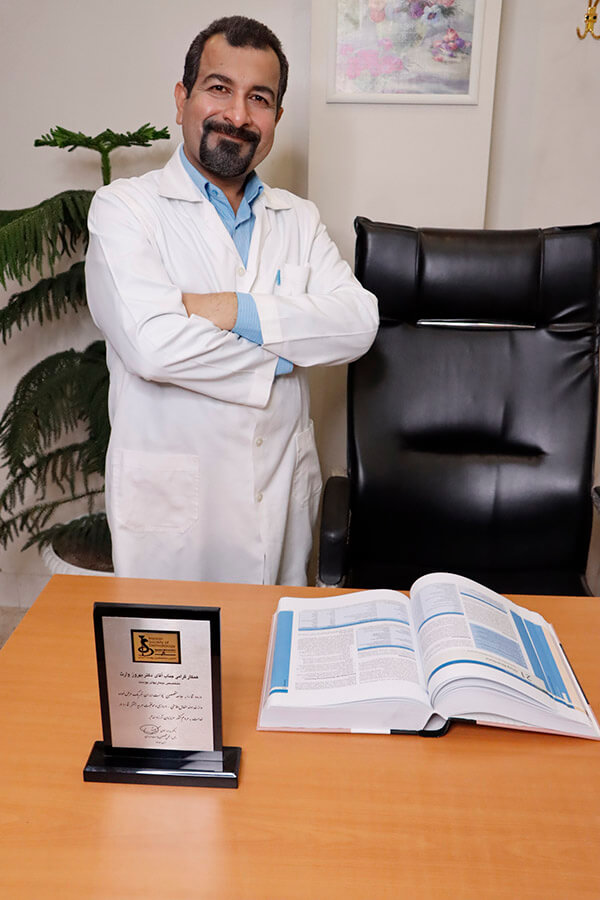دکتر وارث متخصص پوست و مو در شیراز